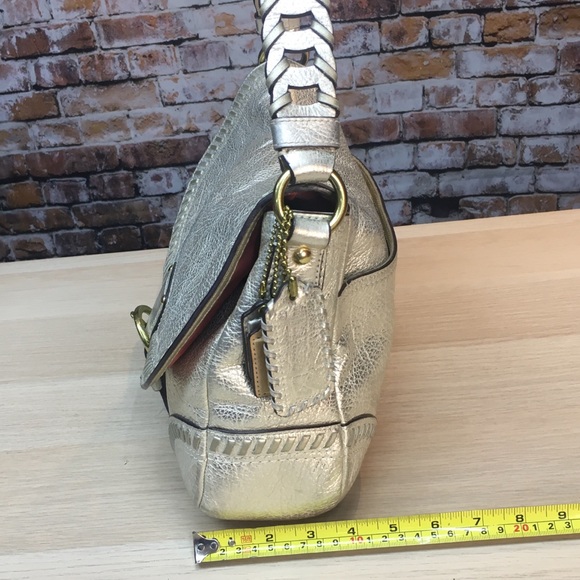 Gorgeous gold Coach shoulder bag - Picture 9 of 10